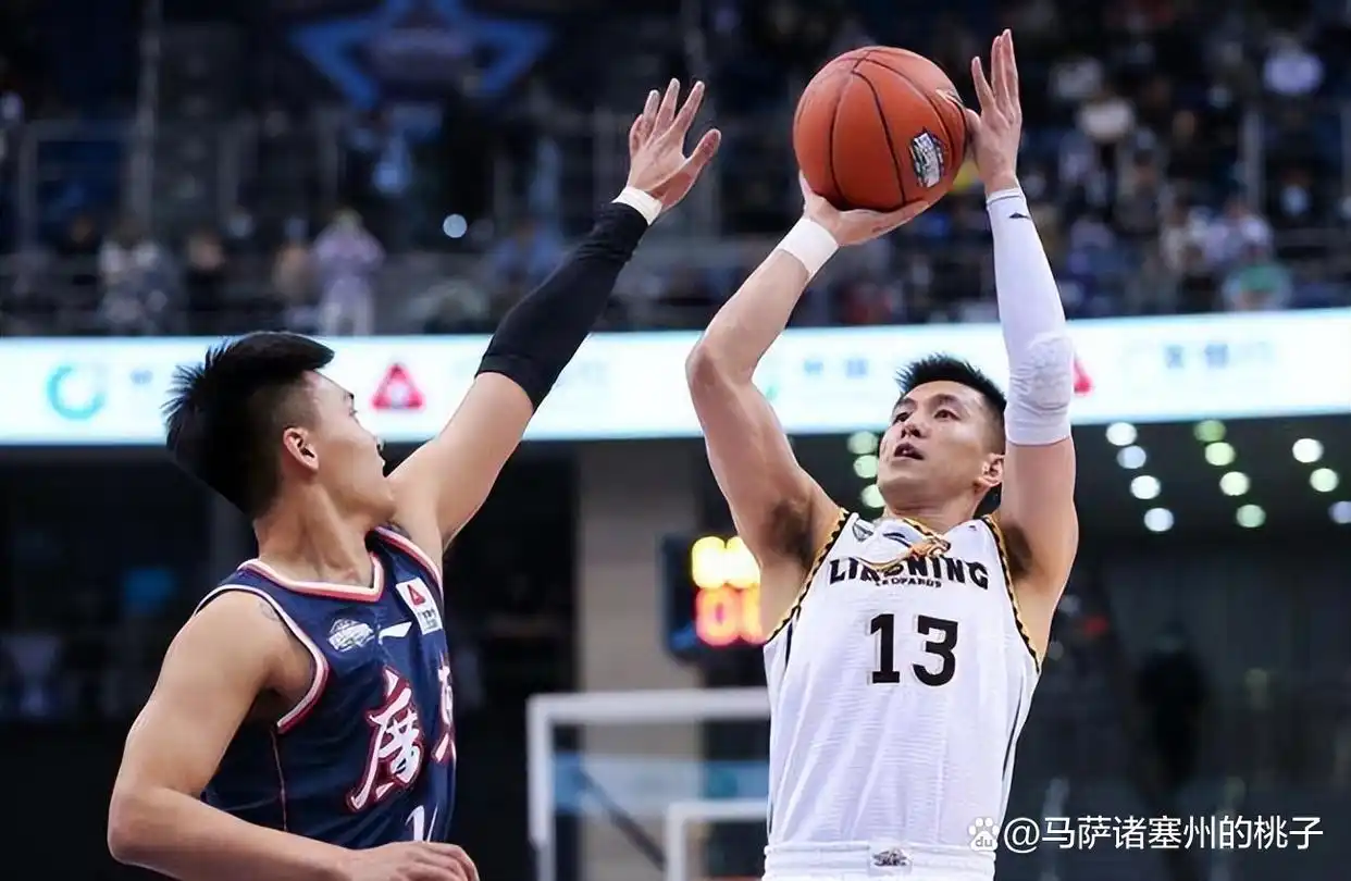 篮球规则什么时候出3分线_篮球比赛出线规则_篮球出线的规则