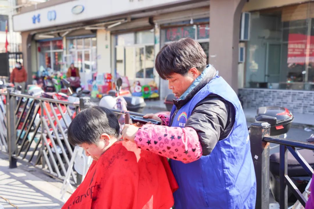 奉城健身_奉城爱健身游泳会所_奉城健身房